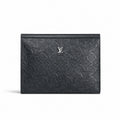 Black clutch