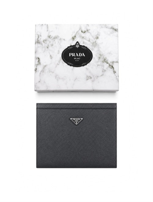 Black clutch
