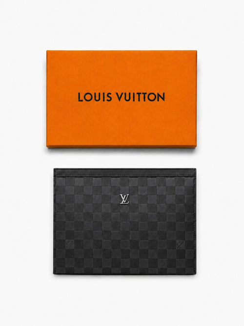 Black clutch