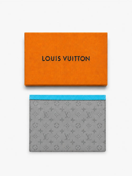 Blue clutch